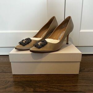 Manolo Blahnik Hangisi Size 40 Embellished Buckle heels